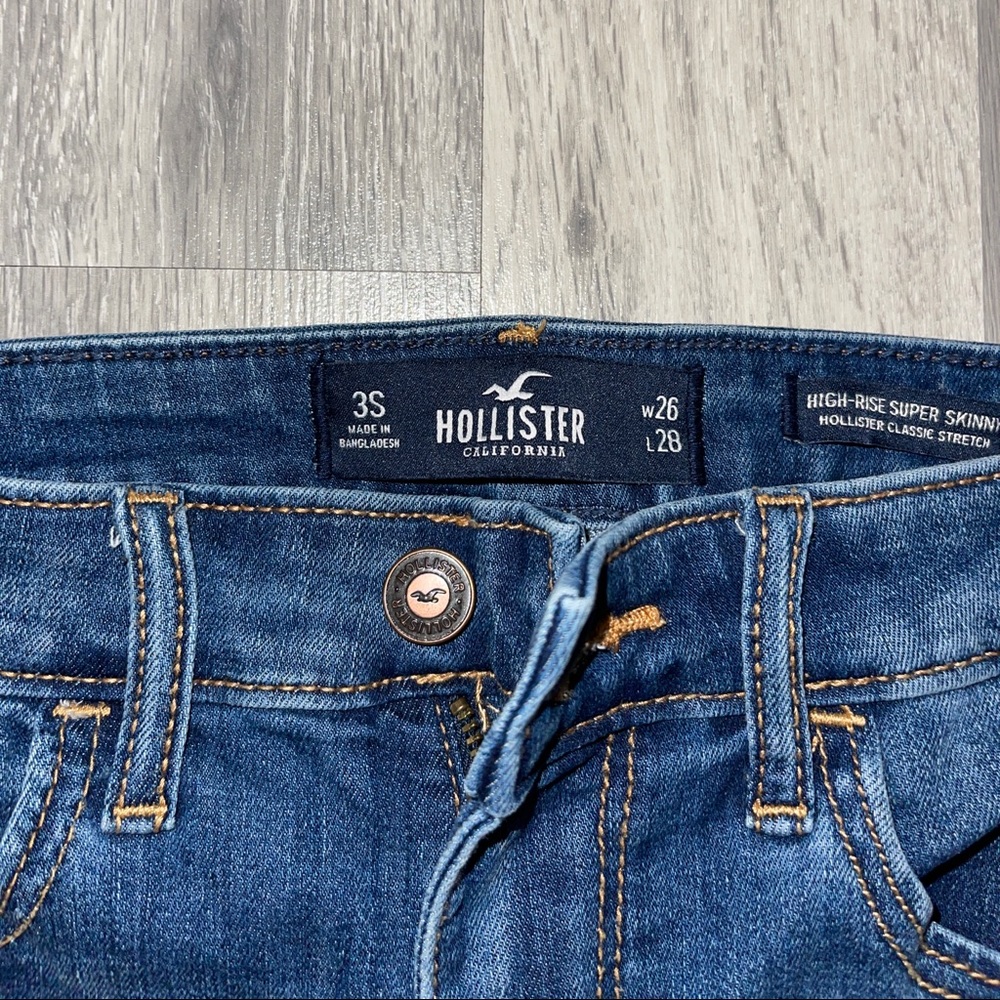 Hollister blue jeans. Size 3s (w26/L28)